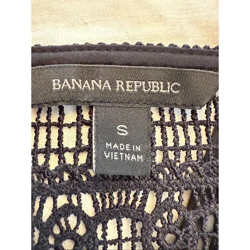 Banana Republic Crochet Lace Short Sleeve See Through Crop Top Black Small